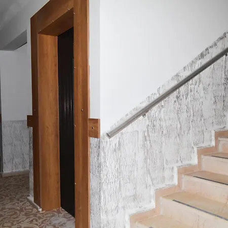 Hotel Dilhan 2*