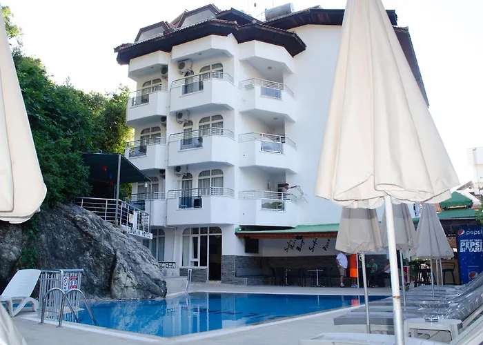 Hotel Dilhan 2*